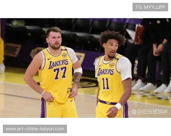 湖人团队在第四节通过轮换填补首发短板